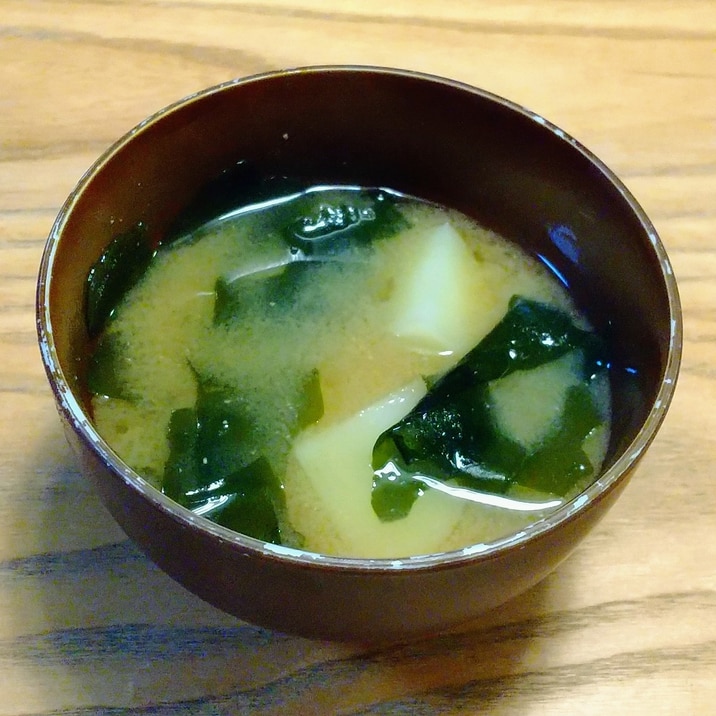 簡単 じゃがいもとわかめの味噌汁 レシピ 作り方 By Yuri Cafe 楽天レシピ 簡単 じゃがいもとわかめの味噌汁 レシピ 作り方 By Yuri Cafe 楽天レシピ